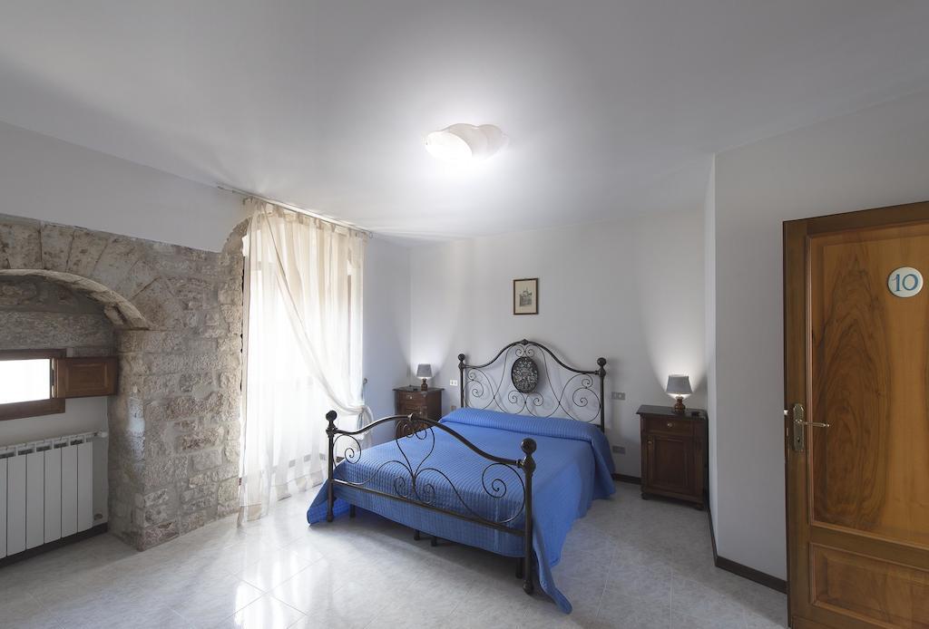 Bed and Breakfast Residenza Di Via Piccardi Губбио Номер фото